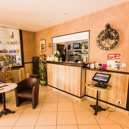 圣弗卢尔 Les Messageries酒店 外观 照片